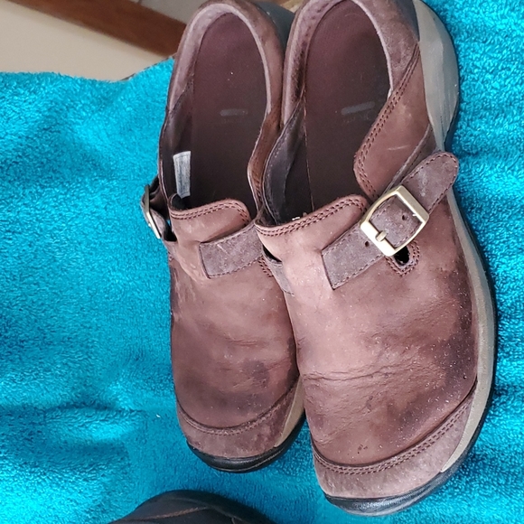 Two pair Merrell clog/mules - Picture 8 of 10